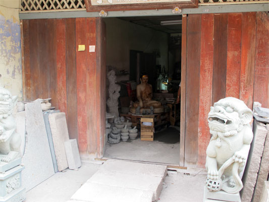 Stonecarver_in_Georgetown